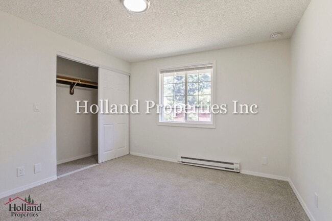 Building Photo - 6687 SW 192nd Ave