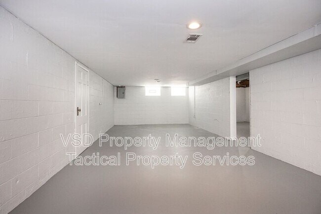 Building Photo - 17932 Neff Rd