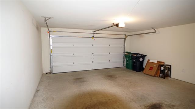 Building Photo - 813 Oak Valley