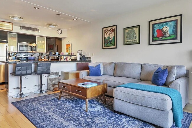 Building Photo - "Chic Palm Springs Retreat: Spacious 1-Bed...