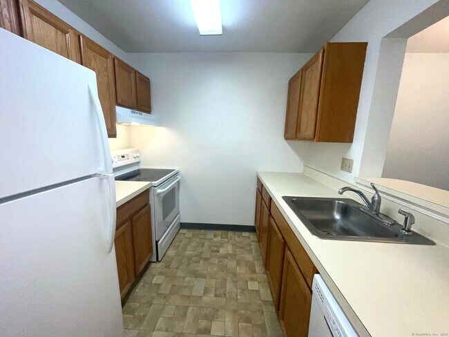 Building Photo - 307 Willow Springs