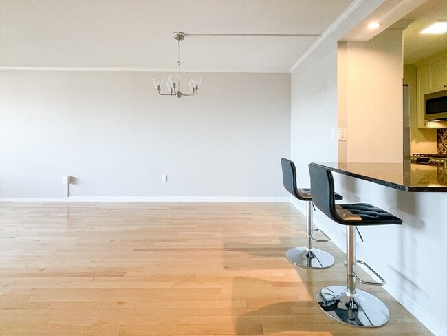 Building Photo - 9 Hawthorne Pl