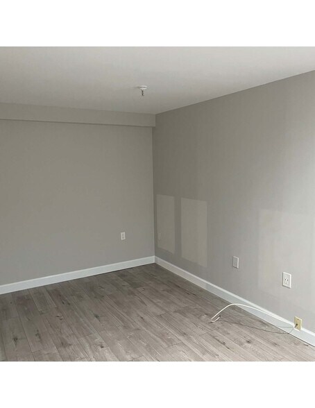 Building Photo - 205 Mineola Blvd