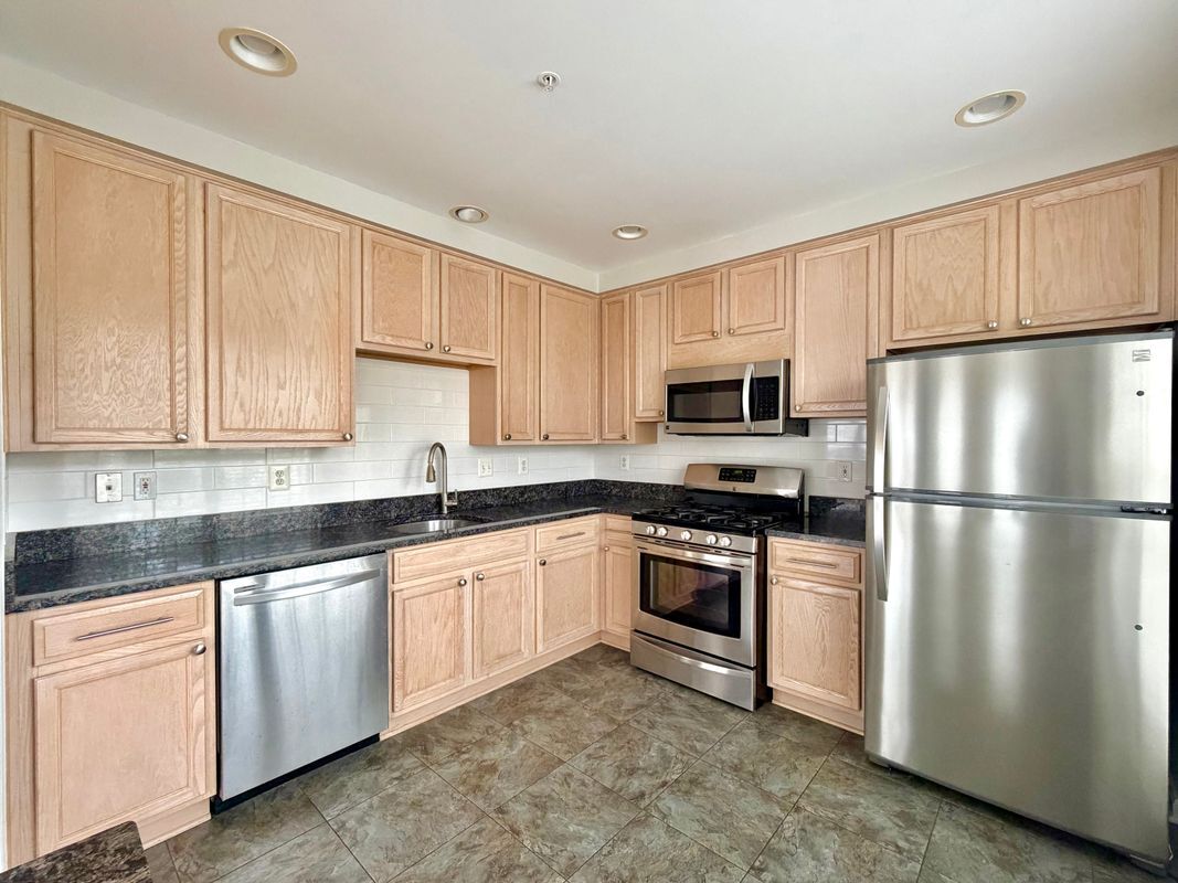 Building Photo - 307D Prettyman Dr