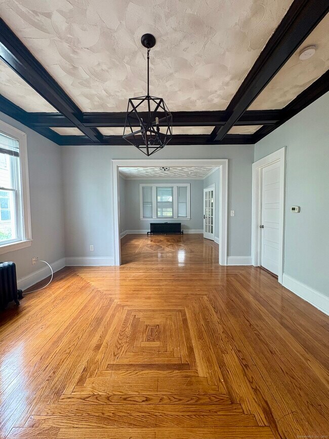 Building Photo - 46 Westbourne Pkwy