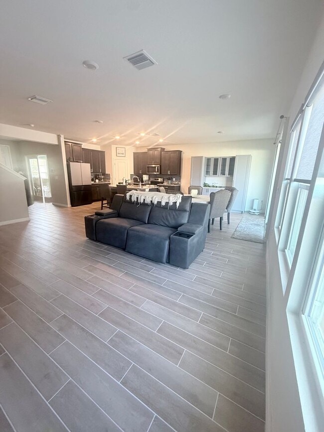 Building Photo - 4 Bedroom/3 Bath two-story home in Arbor Greens