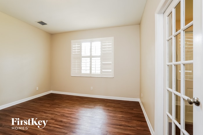 Building Photo - 479 Shadow Lakes Dr