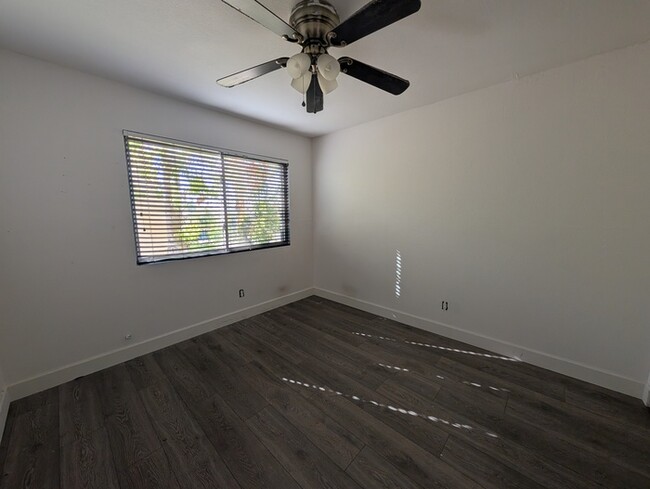 Building Photo - Los Prados Townhome with in unit laundry