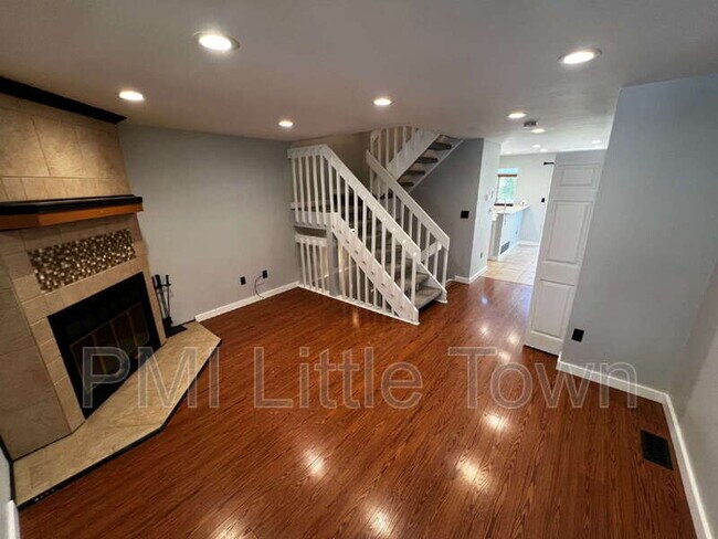 Building Photo - 9673 W Chatfield Ave