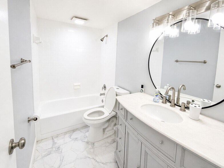 2nd full bathroom - 2225 Holden Ave