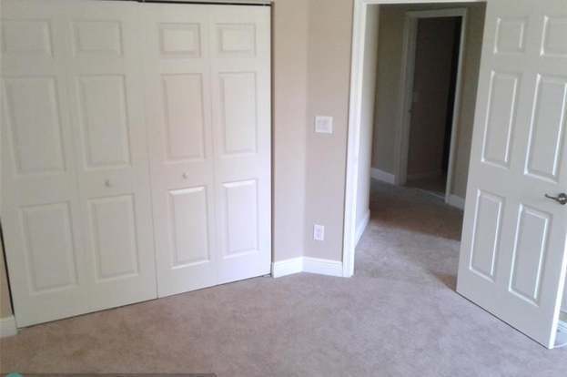 Building Photo - 3409 Lakeside Dr