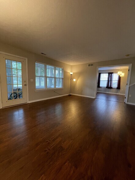 Building Photo - 1275 Millbrook Trl