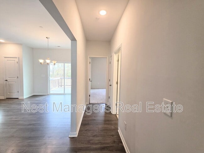 Building Photo - 245 Southern Pl