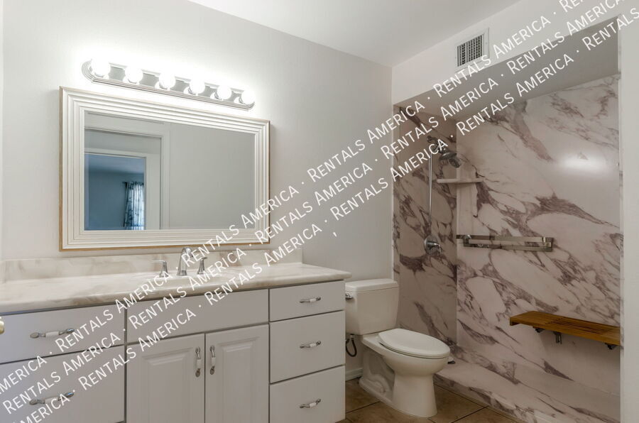 Building Photo - 3951 W Irvington Rd