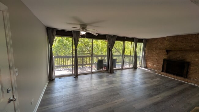 Building Photo - 5534 E Lake Dr