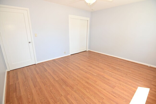 Building Photo - Darling Home 3 bd / 1 ba home near Valley Fair & Santana Row with HUGE backyard