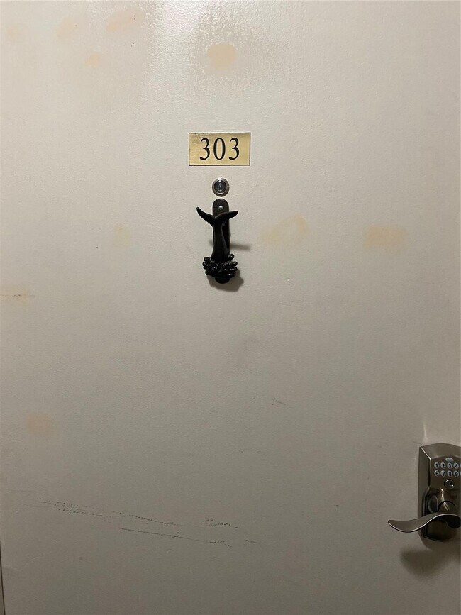 Building Photo - 1200 Hibiscus Ave