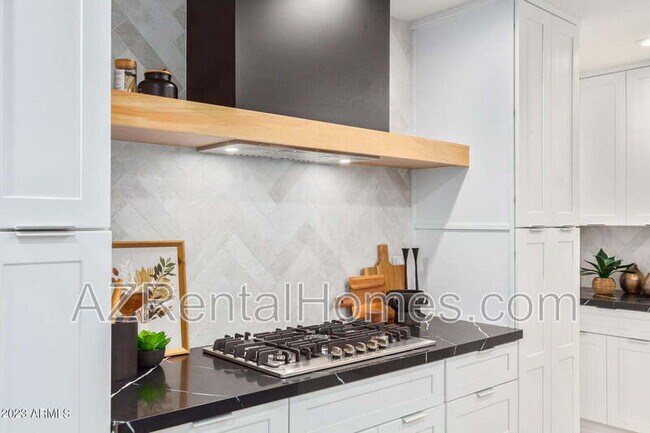 Building Photo - 3005 N 81st Pl