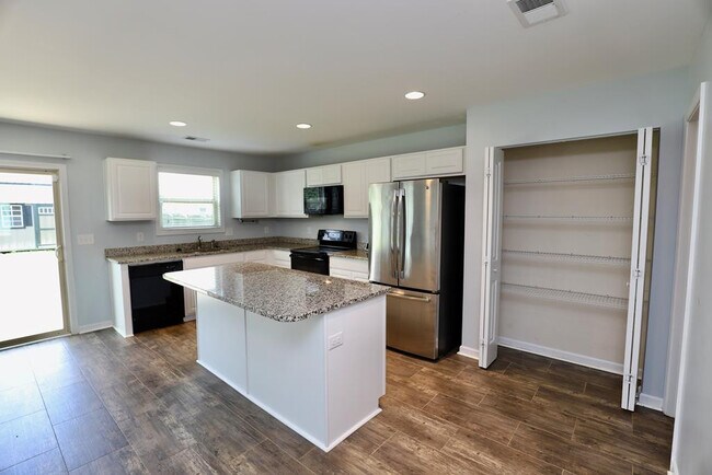 Building Photo - 1769 Ruger Dr