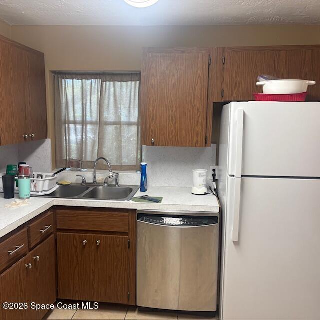 Building Photo - 108 Ave D E