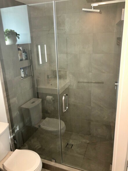 2nd Bathroom and shower - 1282 S Cloverdale Ave