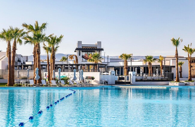 Building Photo - 5801 S Garnet Dr