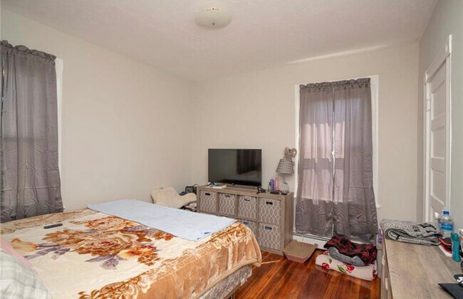 Building Photo - 64-66 Health Ave