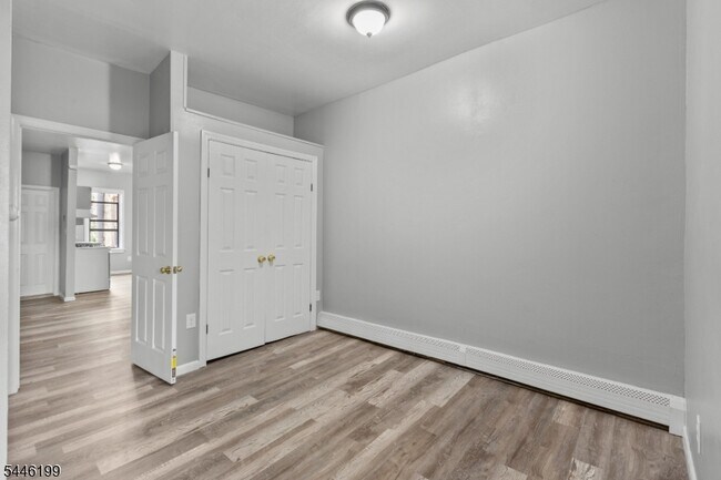 Building Photo - 9 E Monroe St