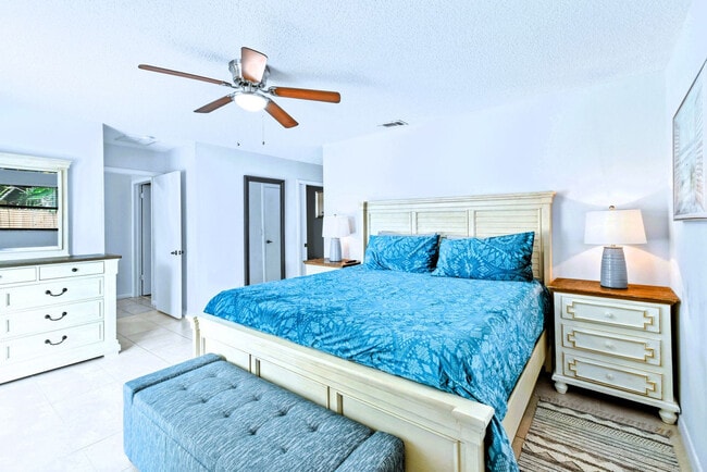 Building Photo - 9130 E Highland Pines Blvd