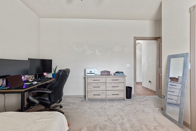 Building Photo - 3800 Wood Loop