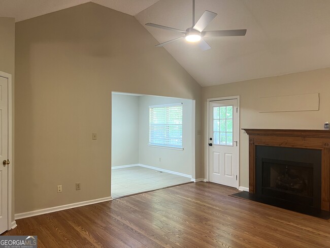 Building Photo - 217 Briarpatch Ct