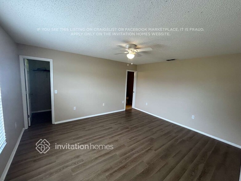 Building Photo - 5261 English Dr