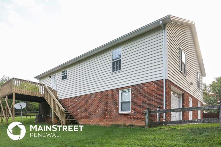 Building Photo - 404 Graves Mill Rd