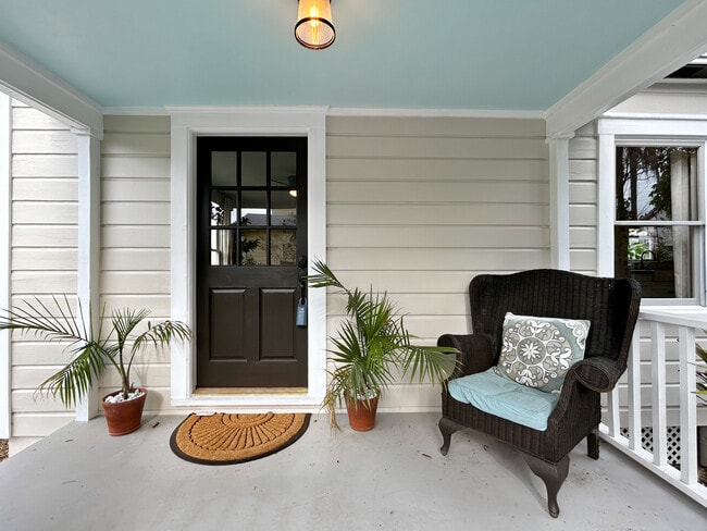 Building Photo - 3303 N Perry Ave