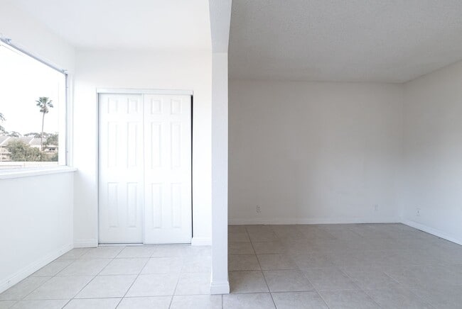 Building Photo - 717 Ocean View Dr