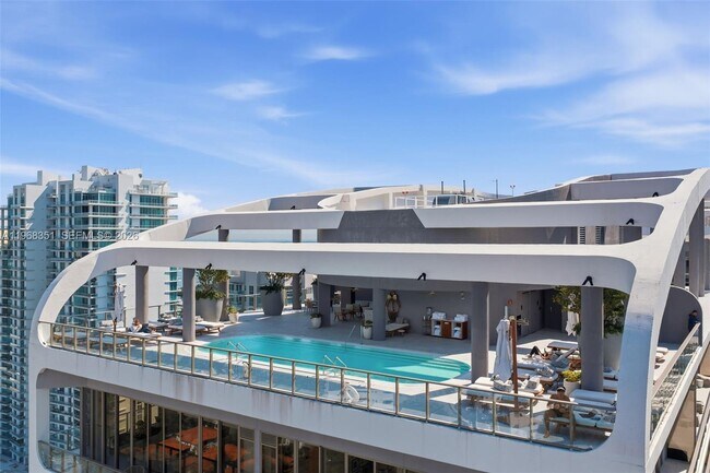 Building Photo - 2678 Tigertail Ave