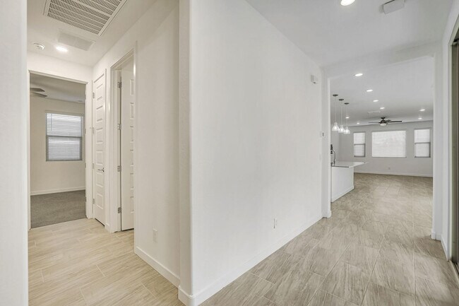 Building Photo - 12881 N 145th Dr