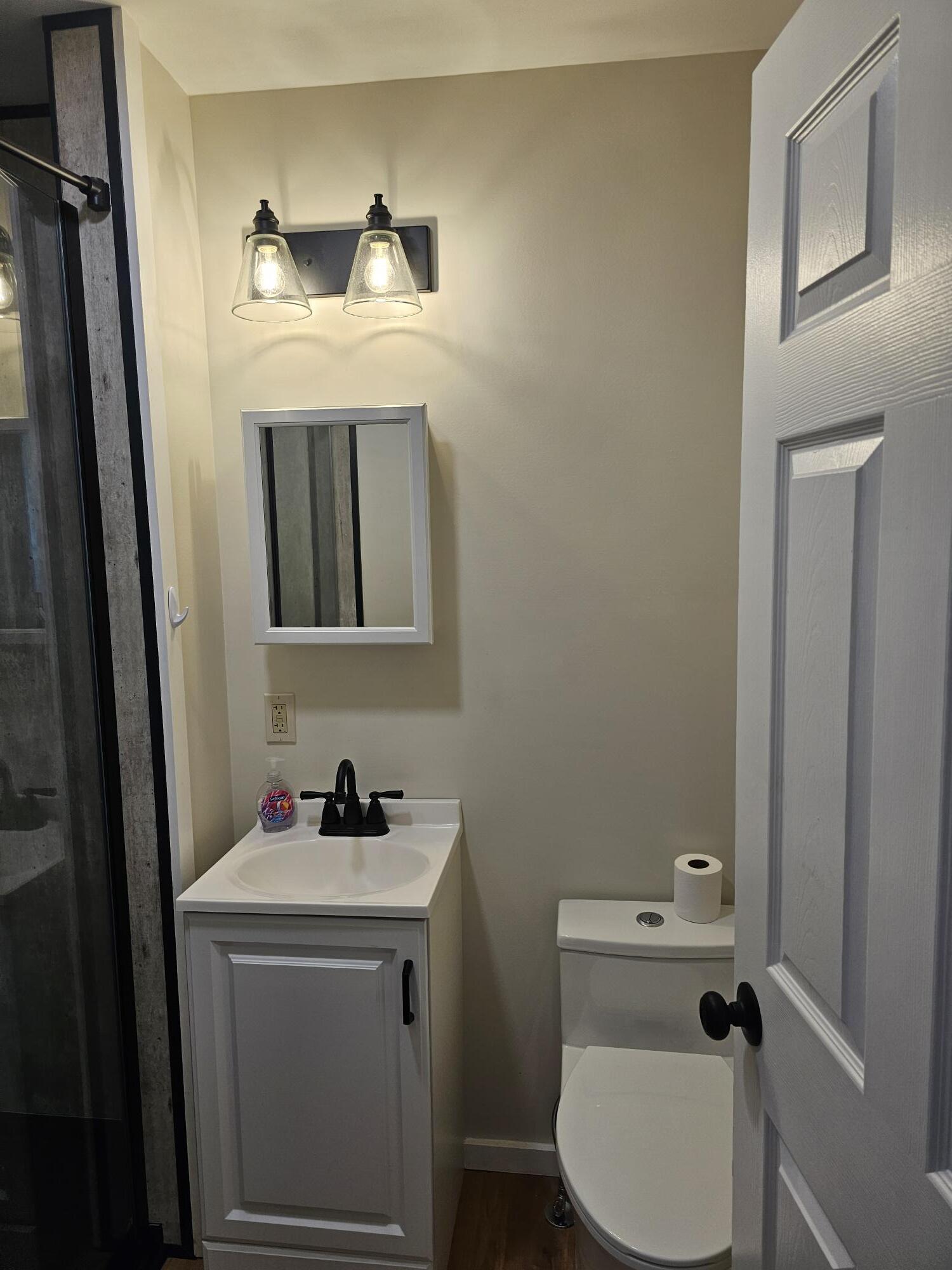 Building Photo - 43 W Main St