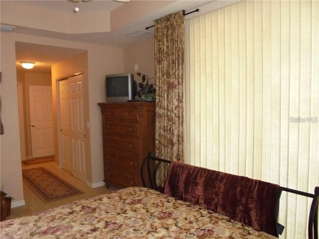 Building Photo - 255 West End Dr