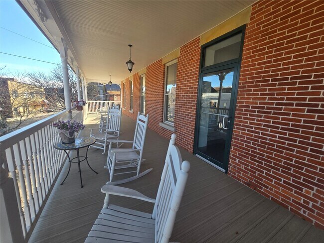 Building Photo - 900 Market St