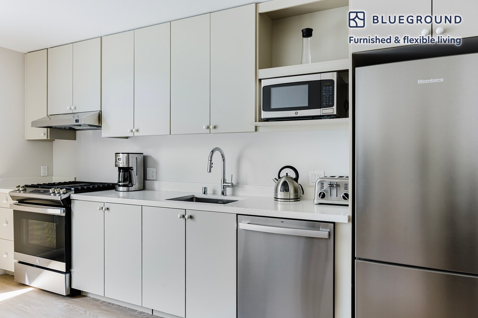 Building Photo - 200 Mesnager St