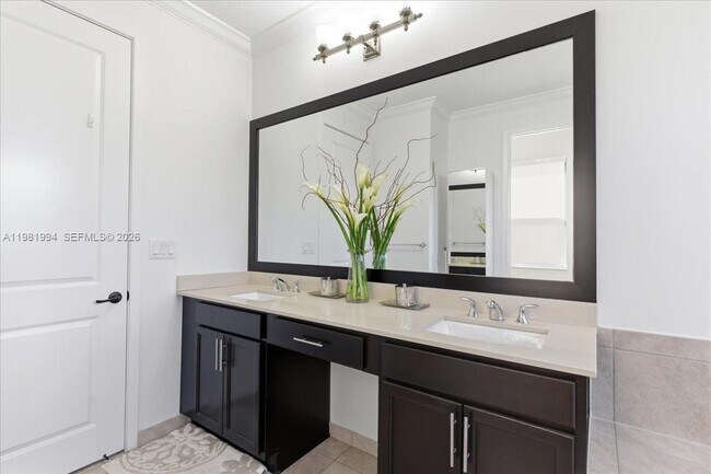 Building Photo - 3407 W 99th Pl