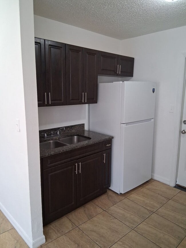 Building Photo - 2321 E 110th Ave