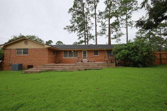 Building Photo - 1209 Linda Dr