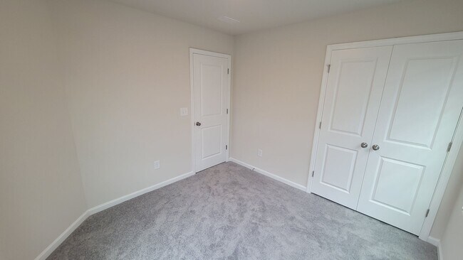 Building Photo - 3 bed, 2.5 Bath Townhome Available in Reid...
