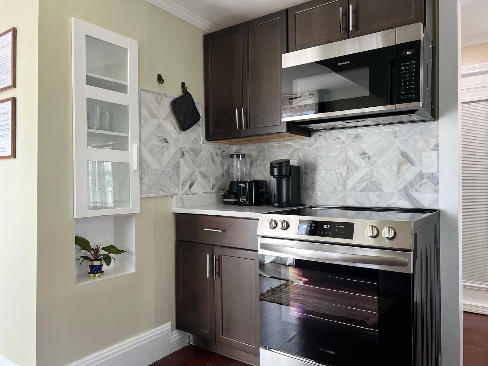 Building Photo - 252 Admiral St