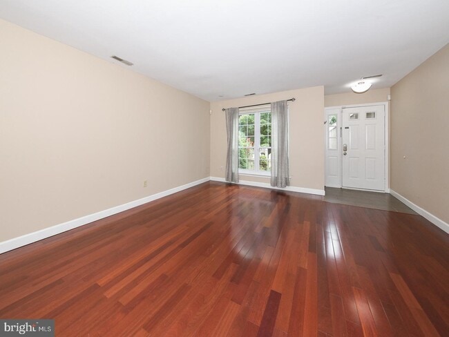 Building Photo - 252 Copper Beech Dr
