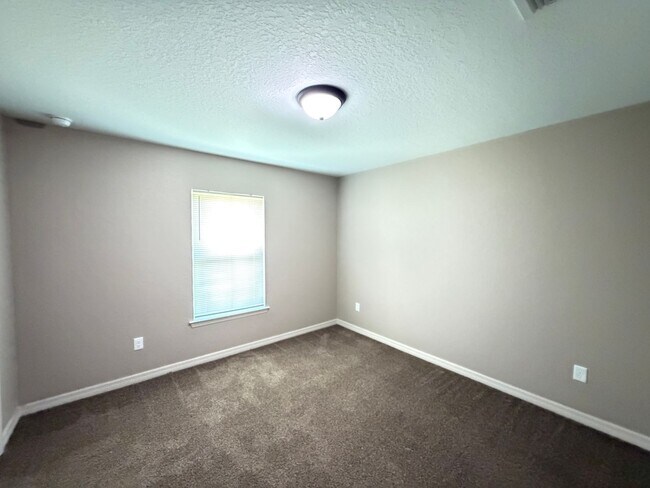 Building Photo - 2209 SW 156th Loop