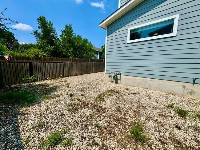 Building Photo - 6911 Meador Ave