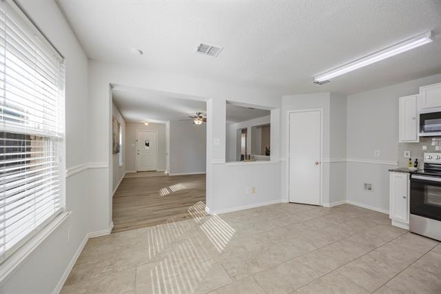 Building Photo - 10008 Chapel Rock Dr